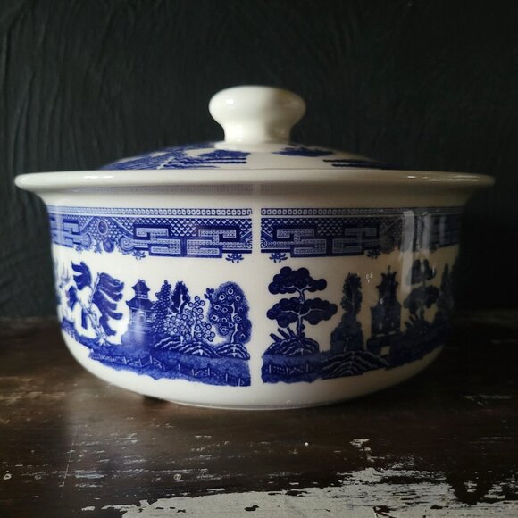 Johnson Brothers Blue Willow Covered Casserole Dish Porcelain 2 Qt, Chinoiserie - Picture 4 of 8